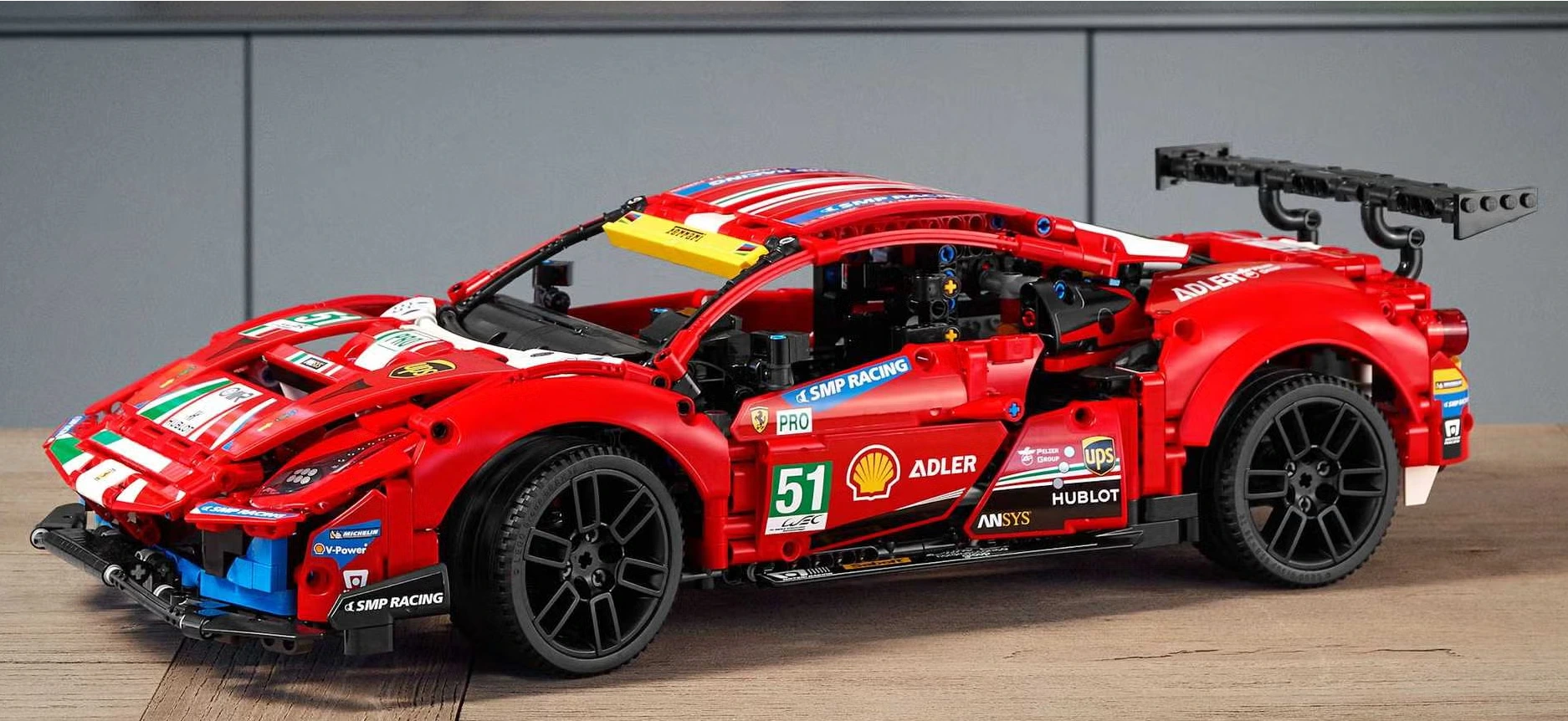FERRARI F18